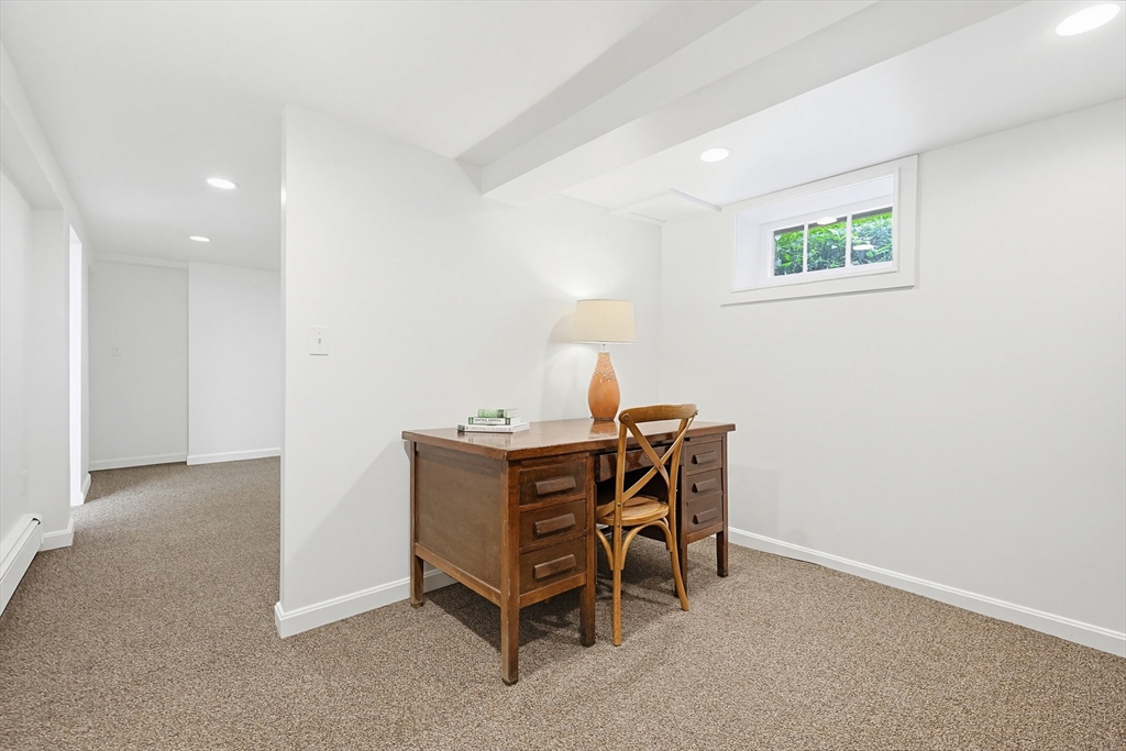 13 Lawrence Circle