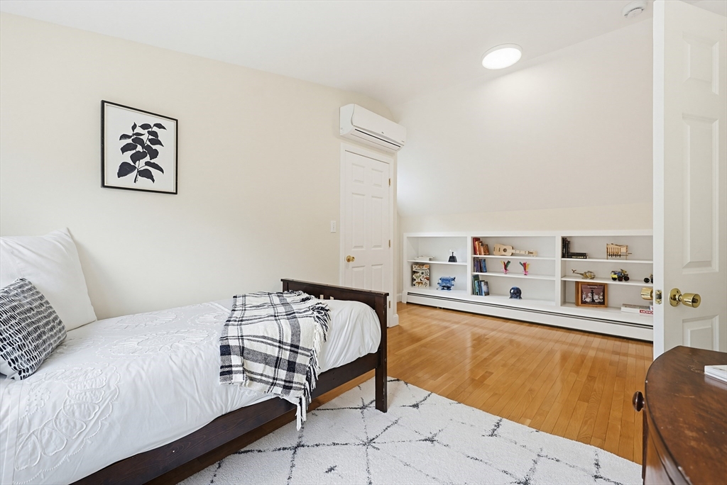 13 Lawrence Circle