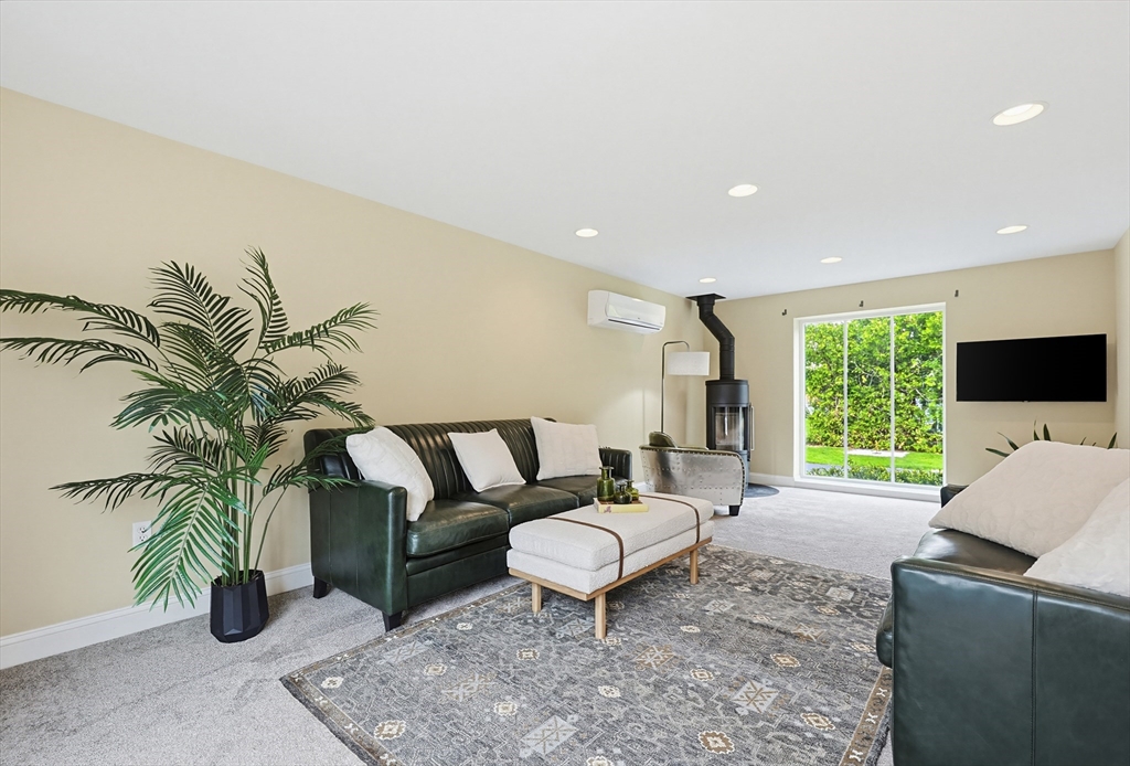 13 Lawrence Circle