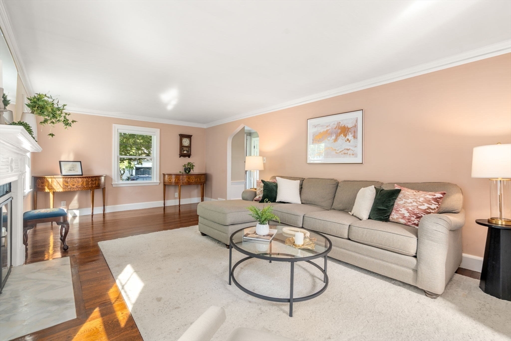 52 Beaufort Ave