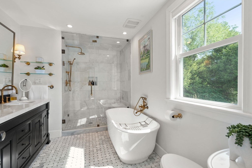 52 Beaufort Ave
