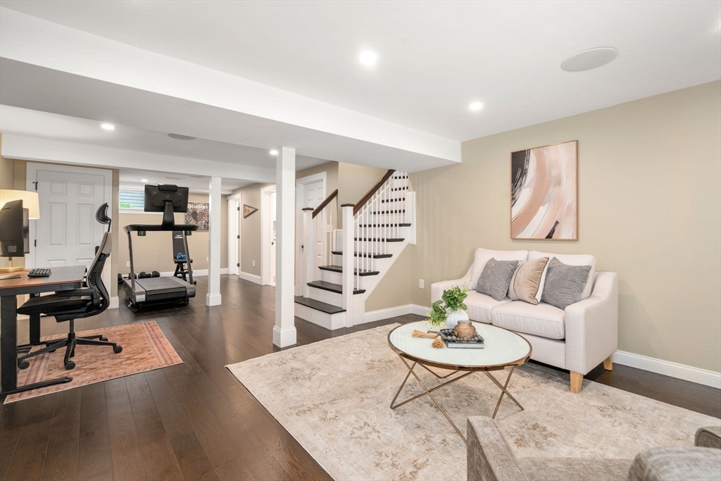 52 Beaufort Ave