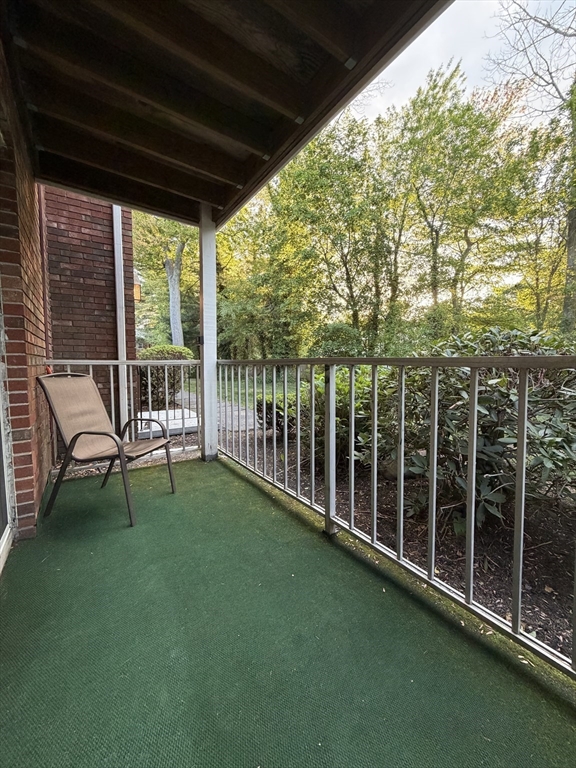 4 Kingswood Dr # 3