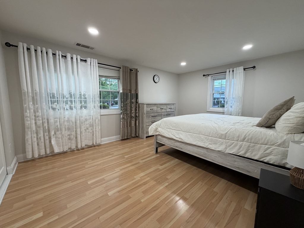 4 Kingswood Dr # 3