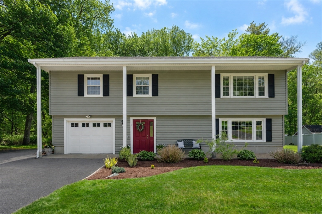 11 Longmeadow Road