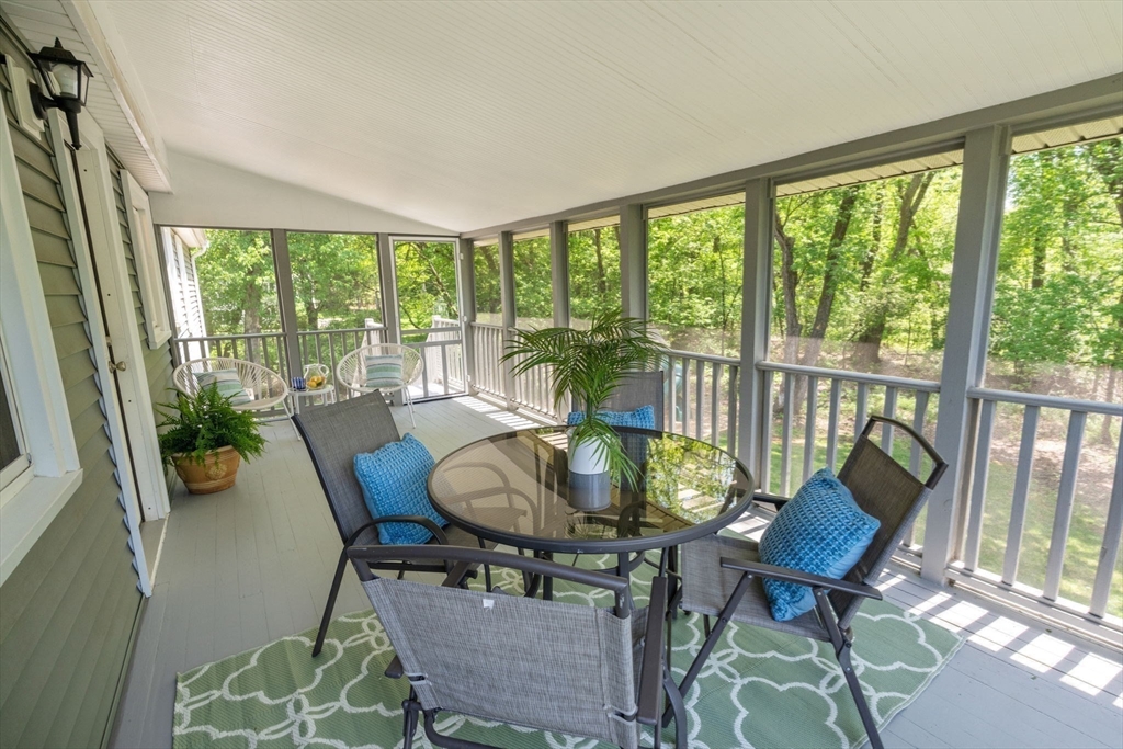 11 Longmeadow Road