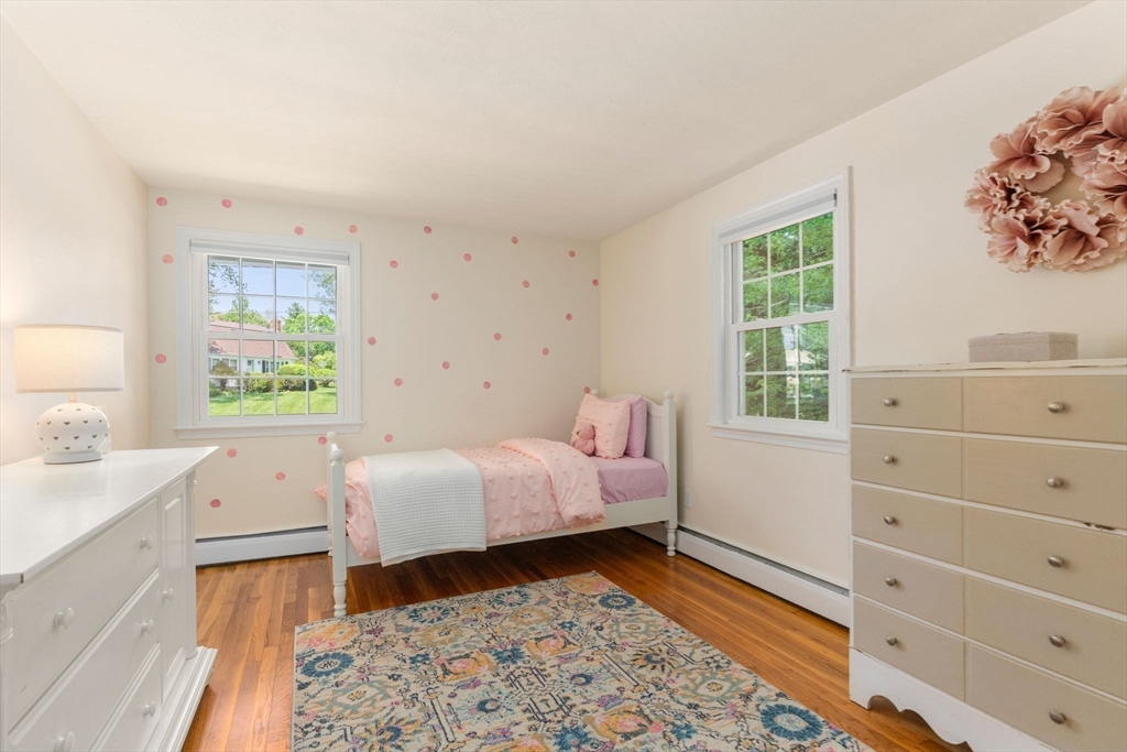 11 Longmeadow Road