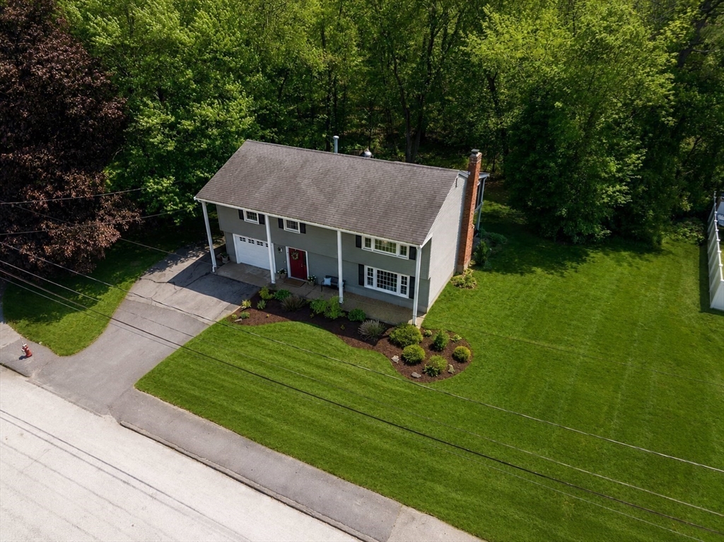 11 Longmeadow Road