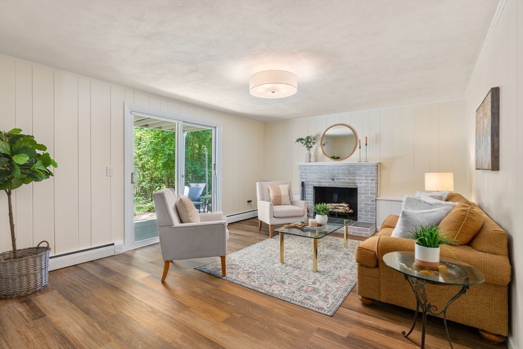 11 Longmeadow Road