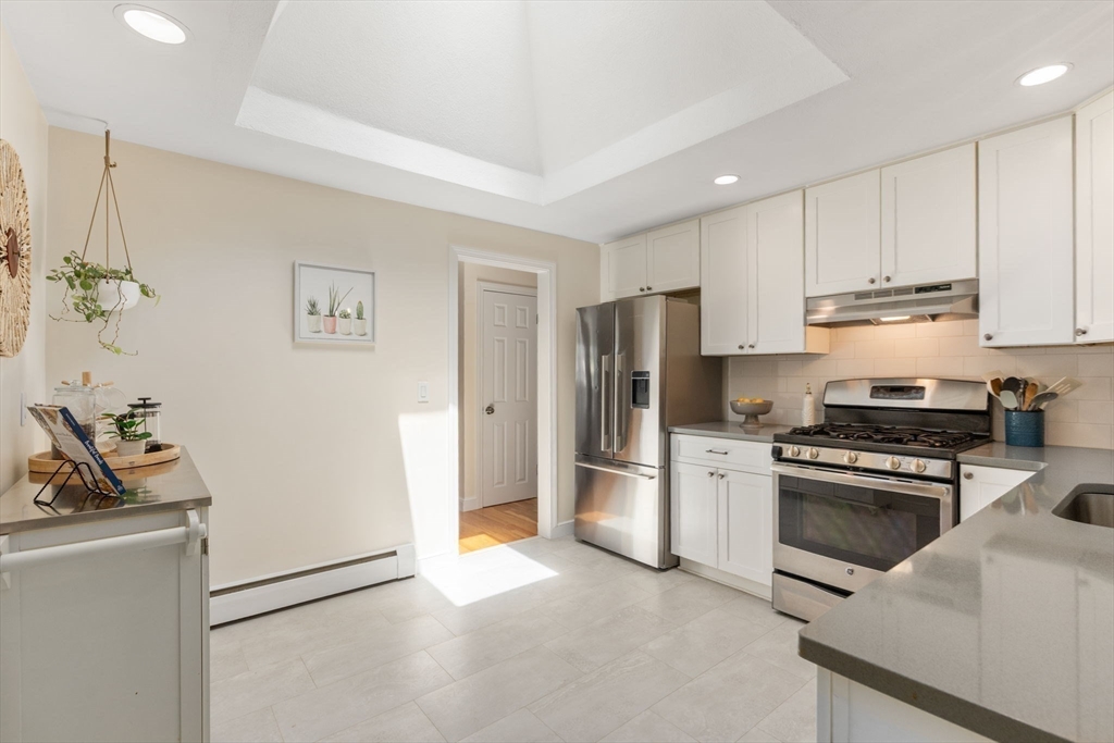 11 Longmeadow Road