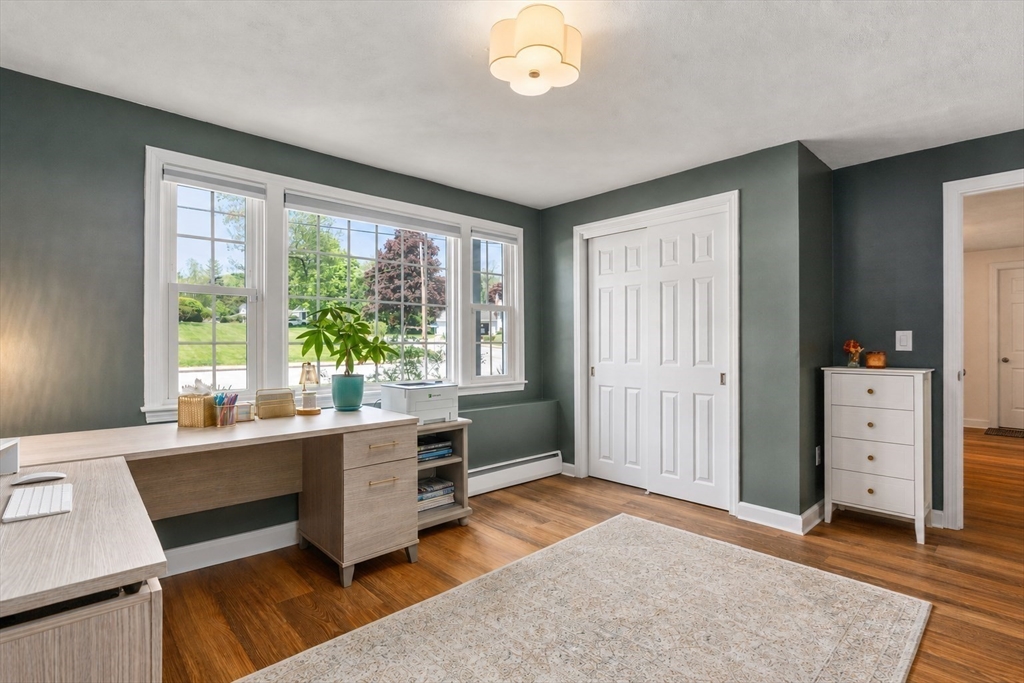 11 Longmeadow Road