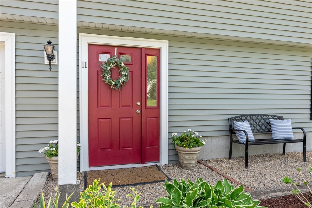 11 Longmeadow Road