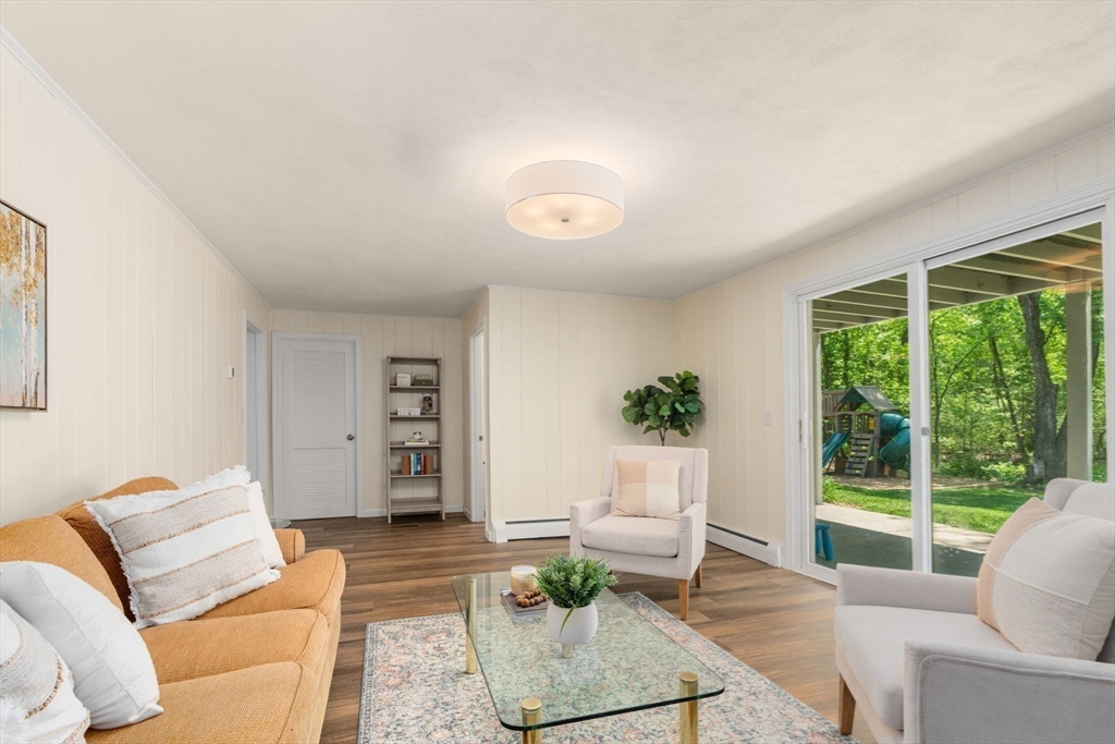 11 Longmeadow Road