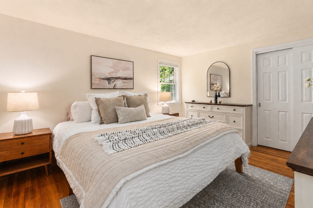 11 Longmeadow Road