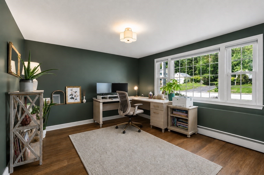 11 Longmeadow Road