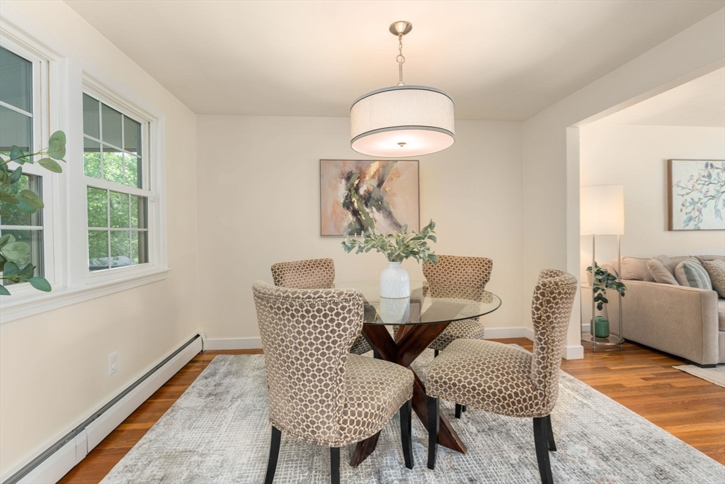 11 Longmeadow Road