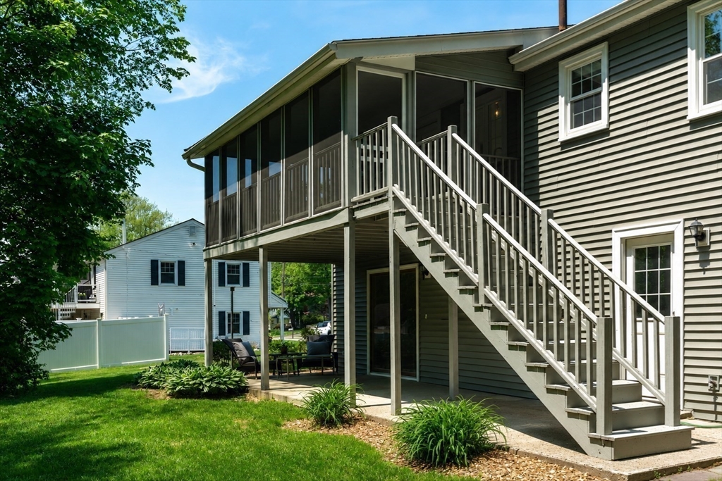 11 Longmeadow Road