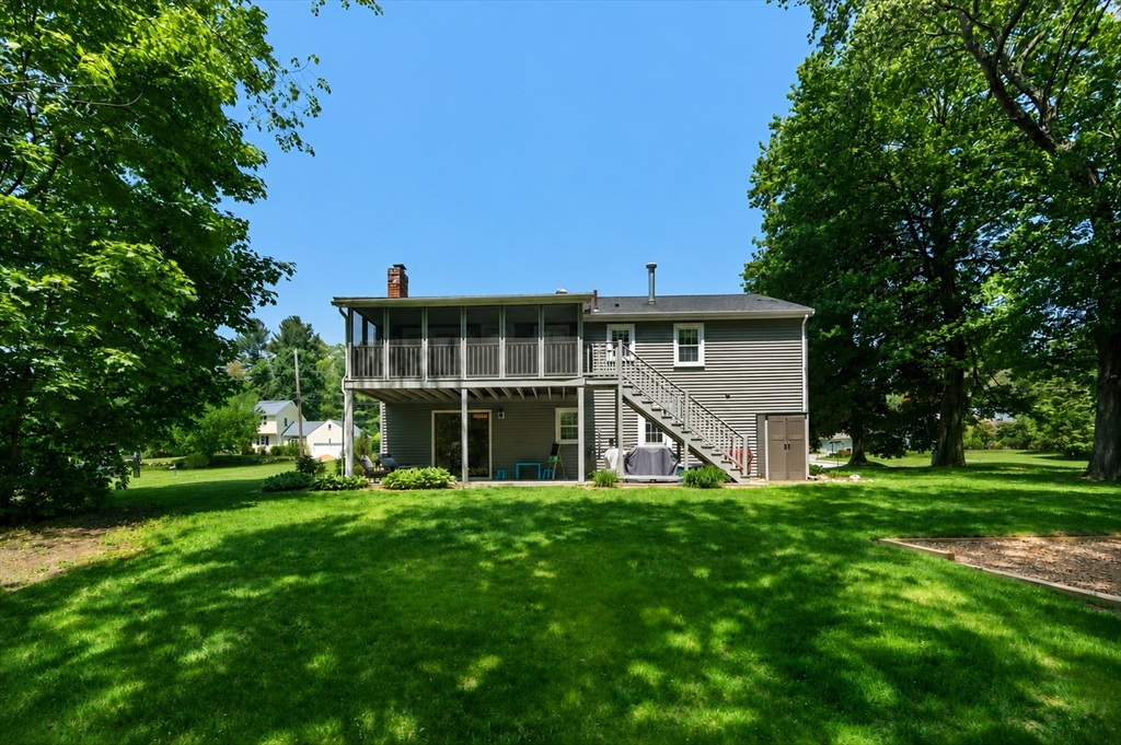 11 Longmeadow Road