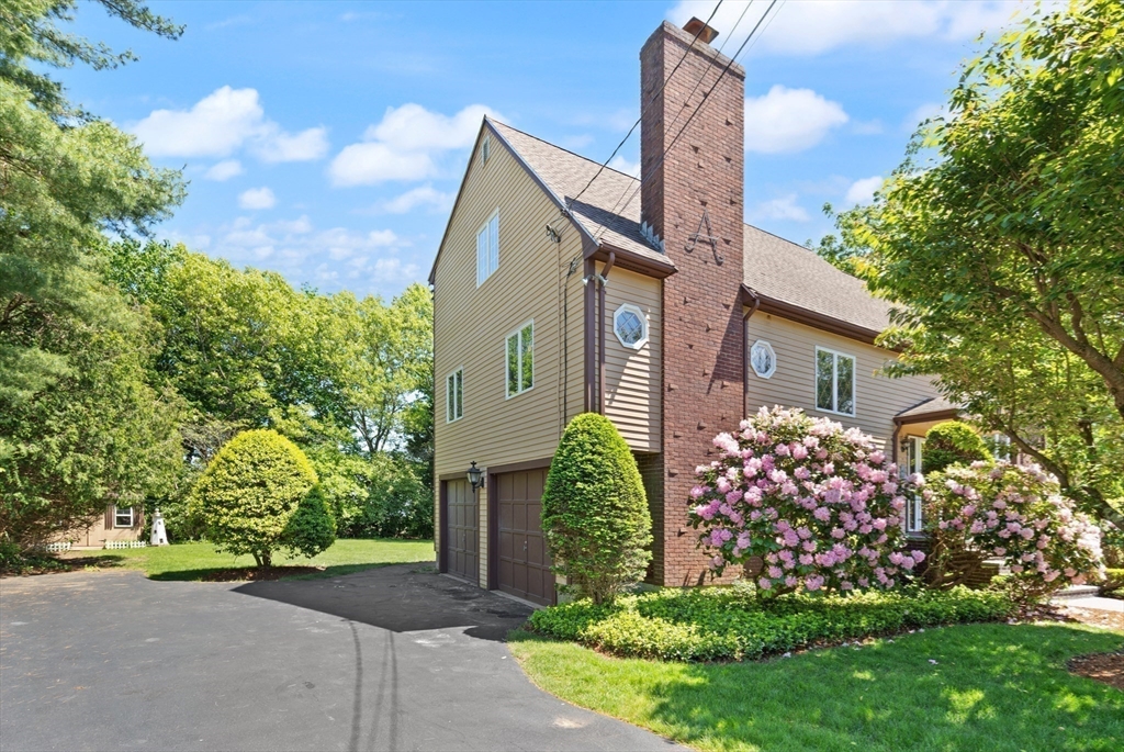 45 Anthony Ln