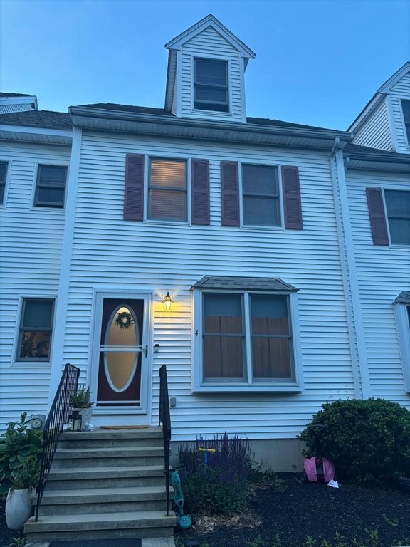 955 Pleasant St # 4