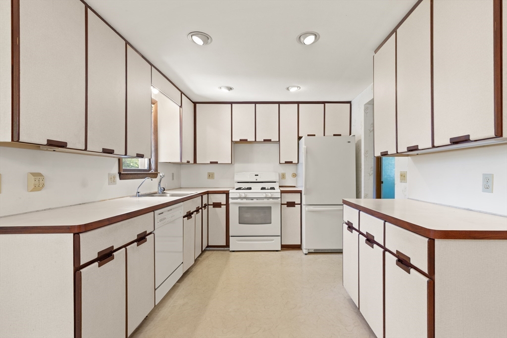 332 Linwood