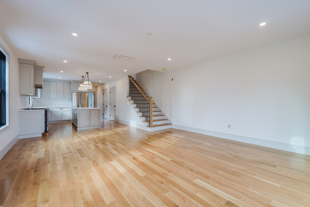 68 Rowe St
