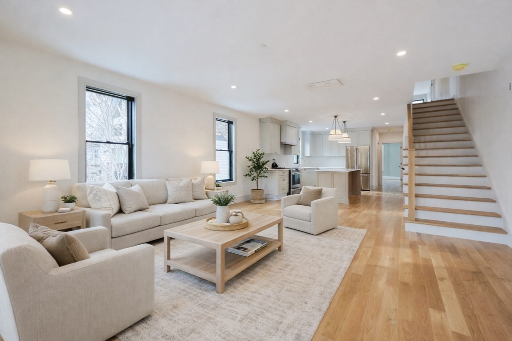 68 Rowe St