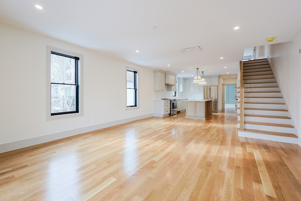 68 Rowe St