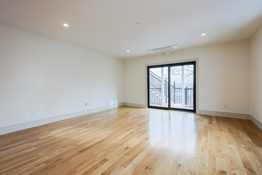 68 Rowe St