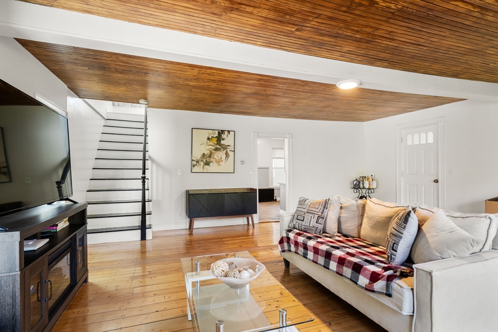13 Highland Rd