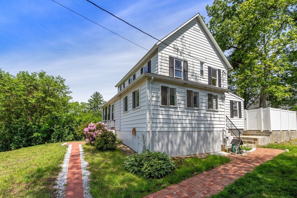 13 Highland Rd