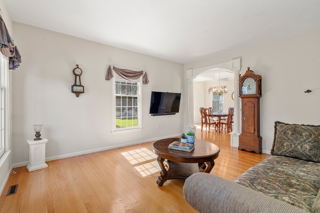 3 Cardinal Dr