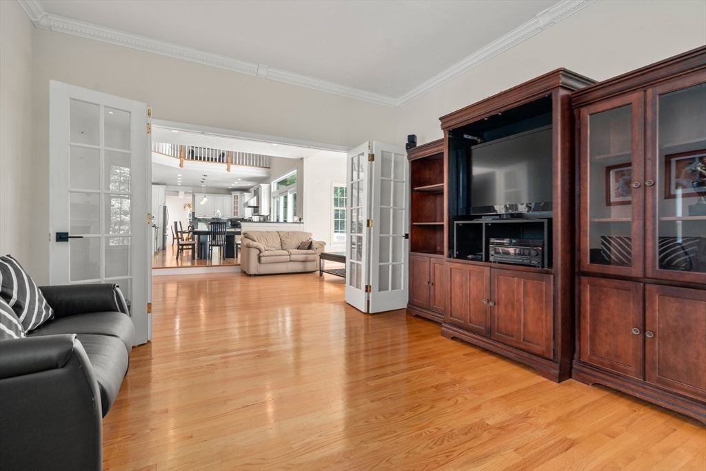 3 Cardinal Dr