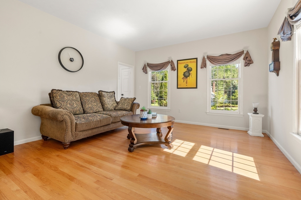 3 Cardinal Dr