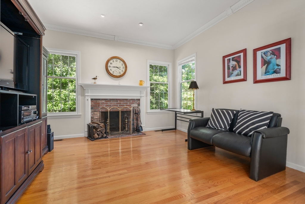 3 Cardinal Dr