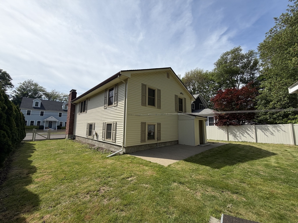 43 Deerfield Ave