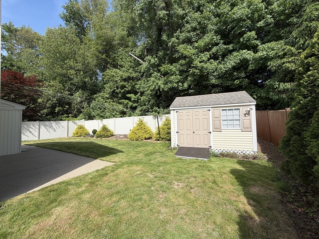 43 Deerfield Ave