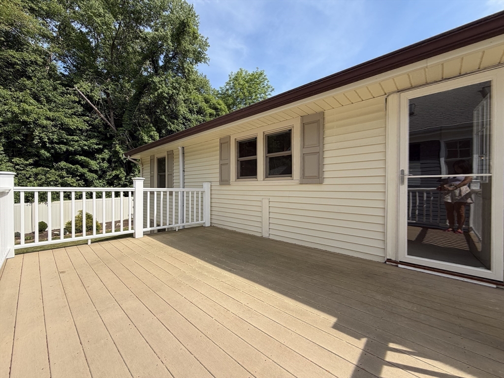 43 Deerfield Ave