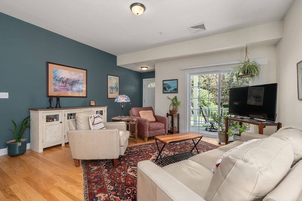 606 Autumn Ridge Dr # 606