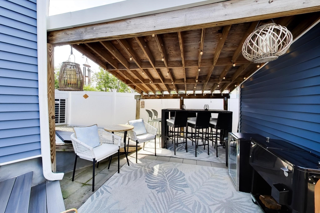 405 Whiting Ave
