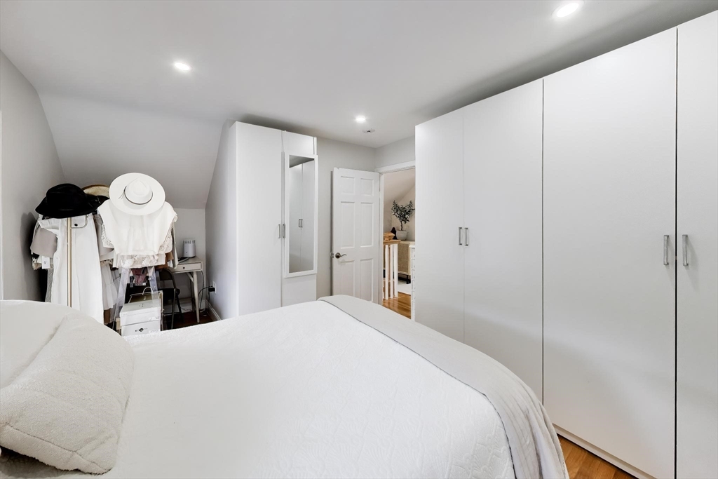 405 Whiting Ave