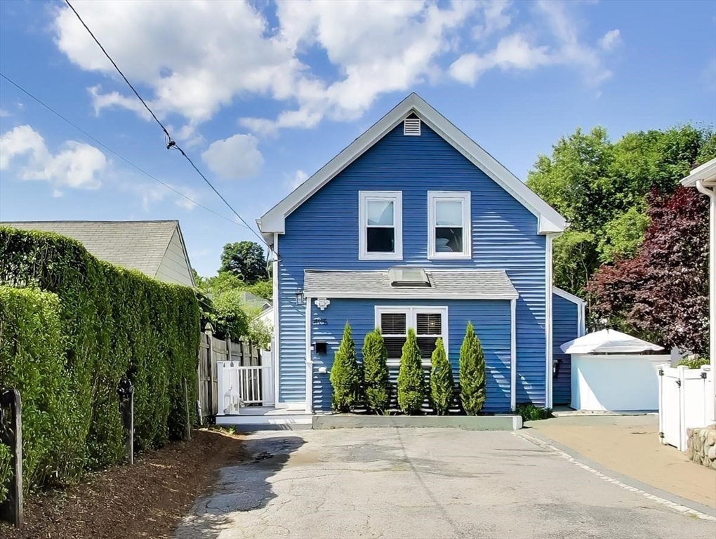 405 Whiting Ave