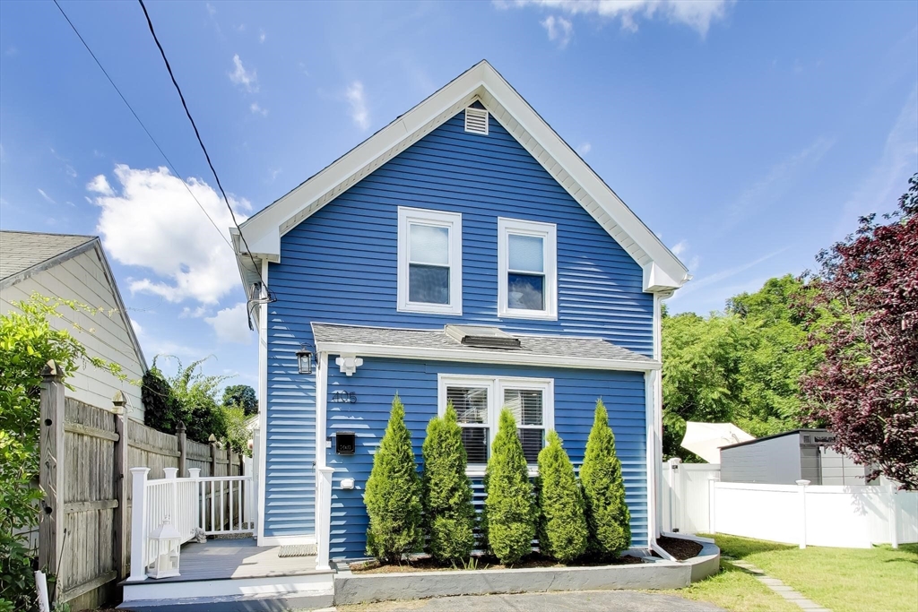 405 Whiting Ave