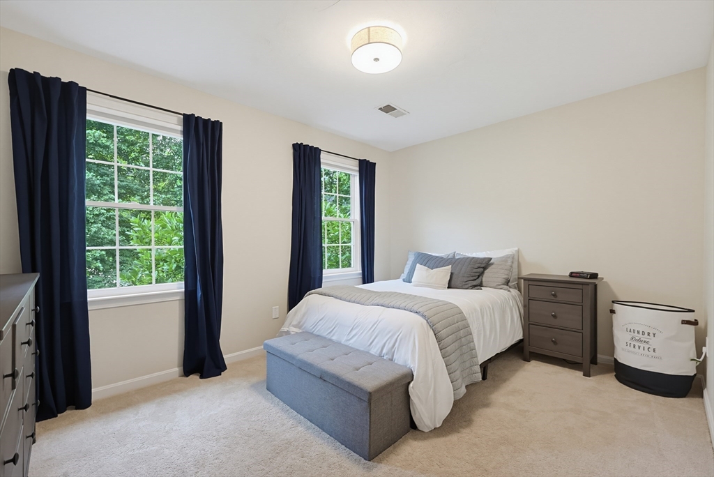 15 Applewood Rd