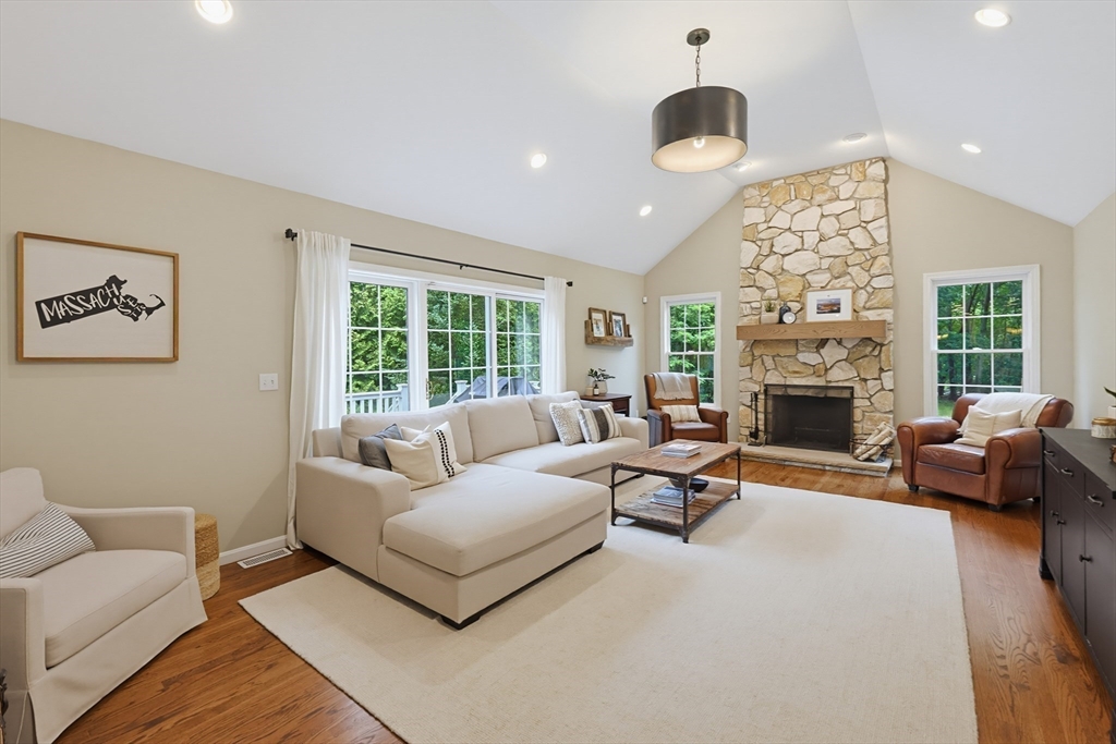 15 Applewood Rd