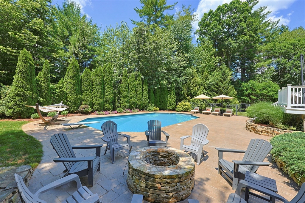 15 Applewood Rd