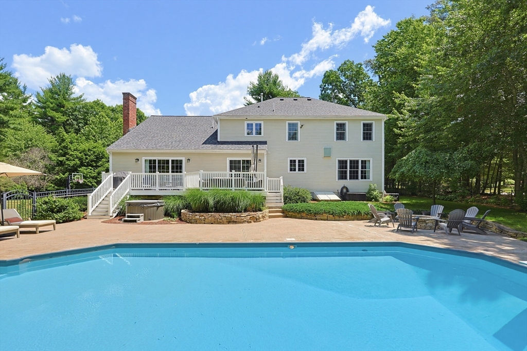 15 Applewood Rd