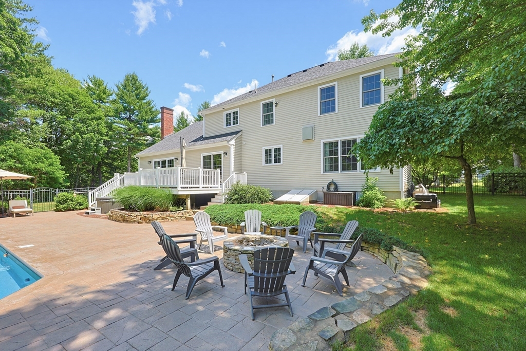 15 Applewood Rd