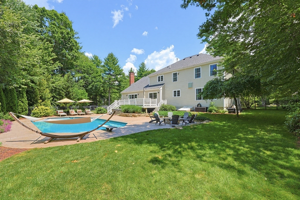 15 Applewood Rd