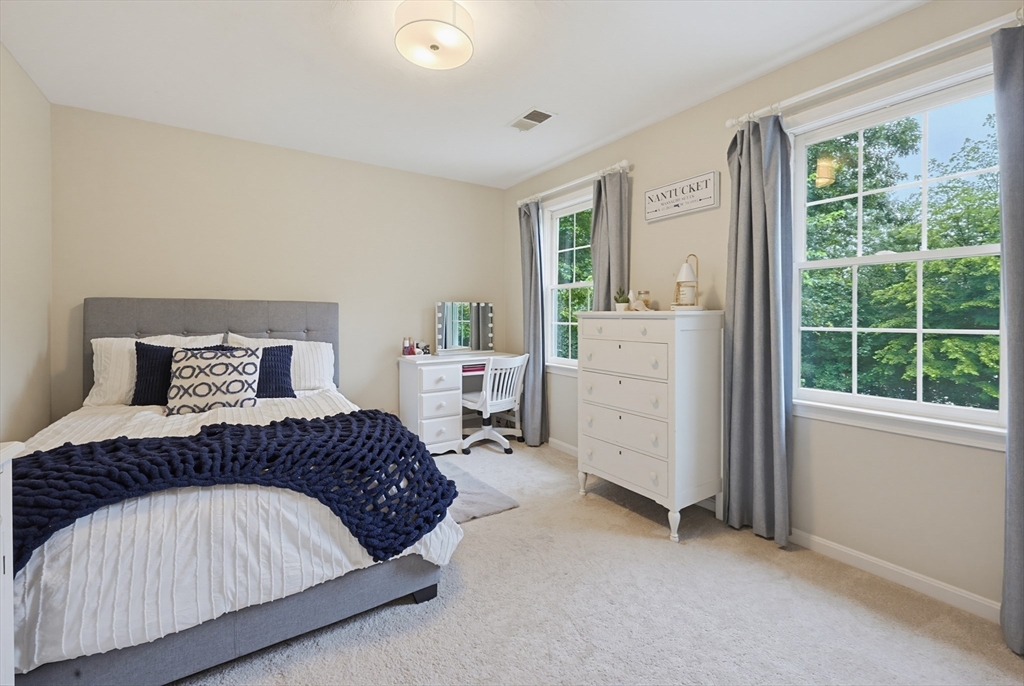 15 Applewood Rd